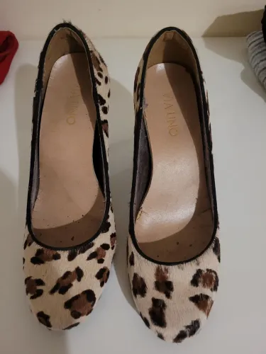 scarpin oncinha