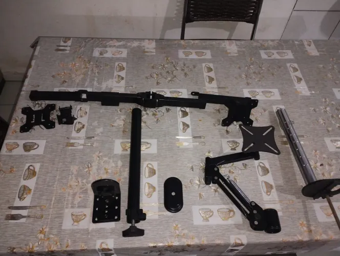 Vendo 3 suportes de mesa para monitor de até 29 pol