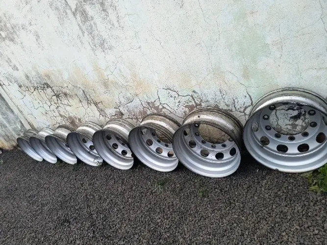 Vendo 8 rodas 295