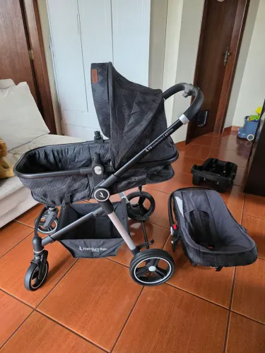 Carrinho de bebê Aston Premium baby PB Colection com cadeira bebê conforto e base p carro