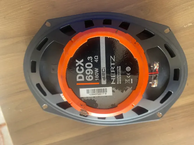 Autofalante Hertz DCX 690