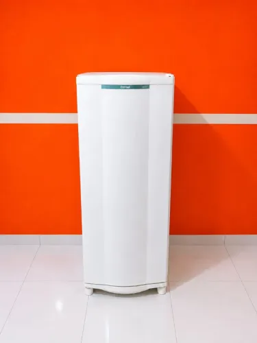 VENDE-SE GELADEIRA CONSUL 280 LITROS 