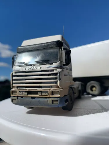 Miniatura Scania escala 1/43