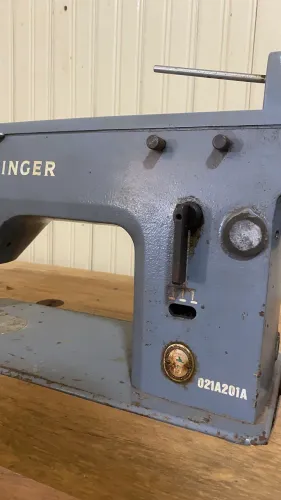 ? Máquina de Costura Singer Industrial - Oportunidade! ?