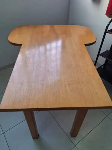 Mesa em madeira