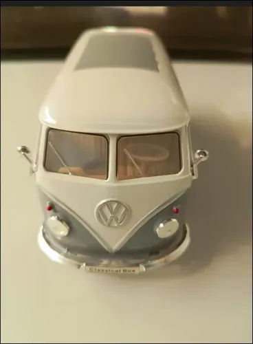 Carro Colecionável / Miniatura - Volkswagen Kombi 1963 - Classical Bus (Novo - Original) W