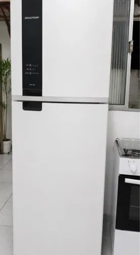 Vende-se geladeira branca Brastemp 110 