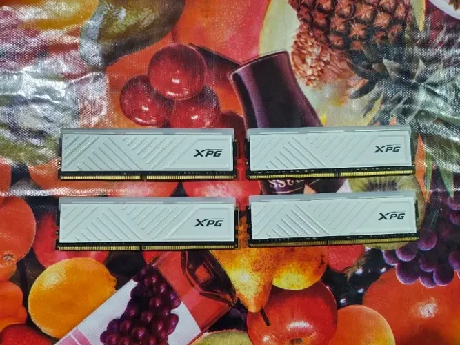 Memória RAM XPG 4x16GB 3200MHz RGB