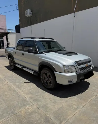 Chevrolet S10 P-up Tornado 2.8 TDI 4x2/4x4 CD Dies 2010