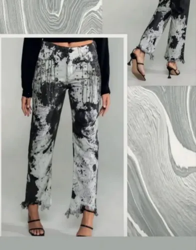 Calça jeans da grife CAOS