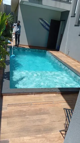 Limpeza e Tratamento de Piscinas <br>