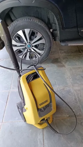 Lava-jato Karcher K3 alta pressão