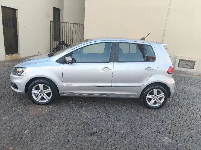 Volkswagen Fox Highline 1.6 Flex 16V 5P 2016