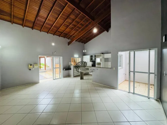 Casa Térrea estilo Chácara à Venda em condomínio fechado -Jundiaí - SP