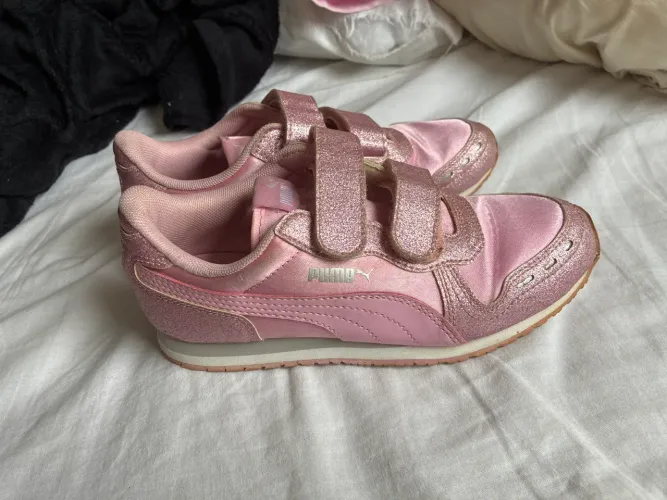 Tênis Puma rosa/glíter n32 menina