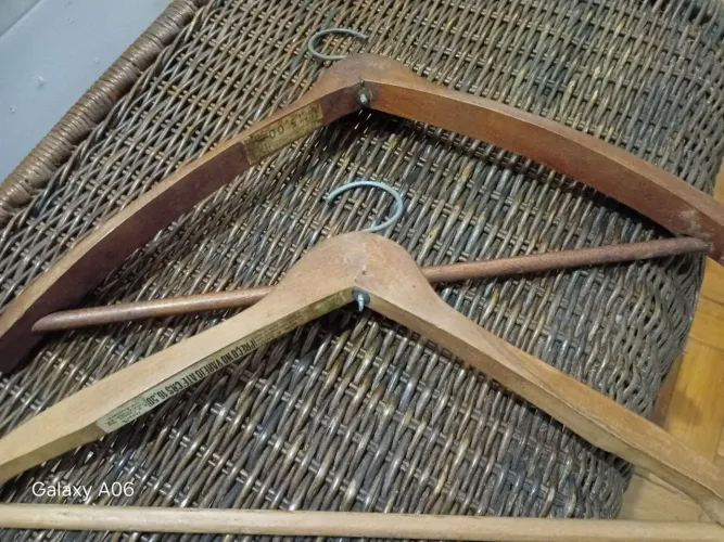 10 cabides de madeira vintage 