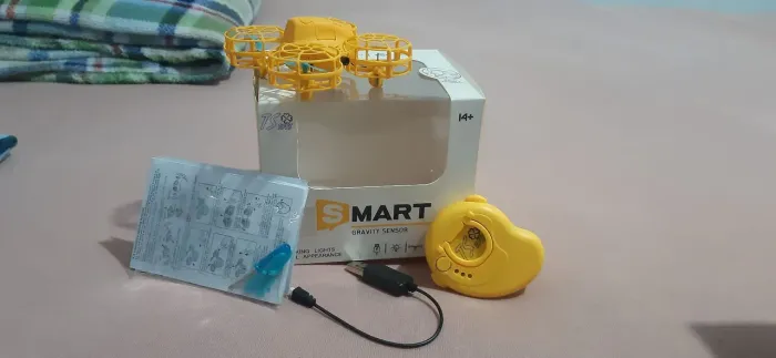 Mini Drone Quadricóptero Amarelo (Smart Gravity Sensor)