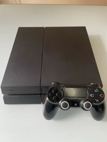 Ps4 com vários jogos digitais
