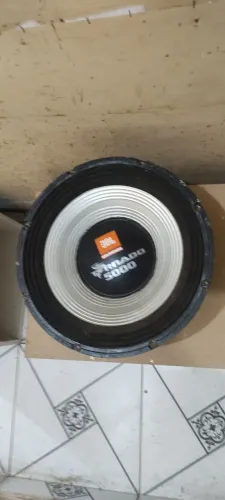 Vende-se alto falante de 2500 RMS