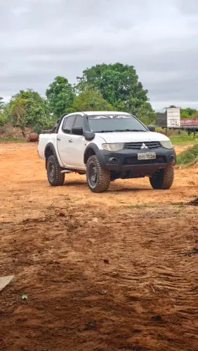 Mitsubishi L200 Triton GL 3.2 CD TB Int. Dies. Mec. 2014