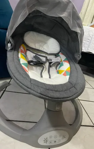 CADEIRINHA DE BALANÇO ELÉTRICA MUSICAL