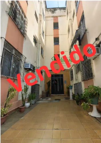 OLARIA - APARTAMENTO COM TERRAÇO POR R$ 140 MIL