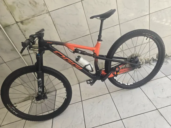 BICICLETA OGGI CATTURA PRO M GX ARO 29 PERFEITA ESTADO DE ZERO