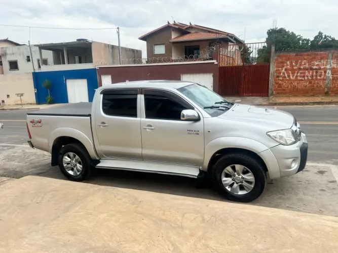 Toyota Hilux CD SRV D4-d 4X4 3.0 TDI Dies 2010