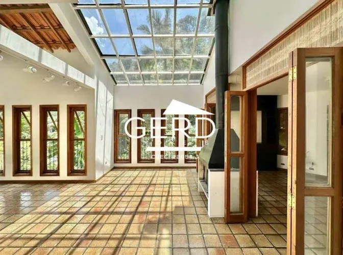 Casa Para Alugar em Condomínio com Bosque 2.652m² em Taboão da Serra SP