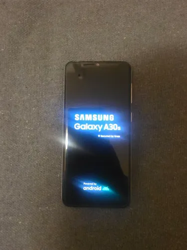 Vendo Samsung A30s 64gb em excelente estado.