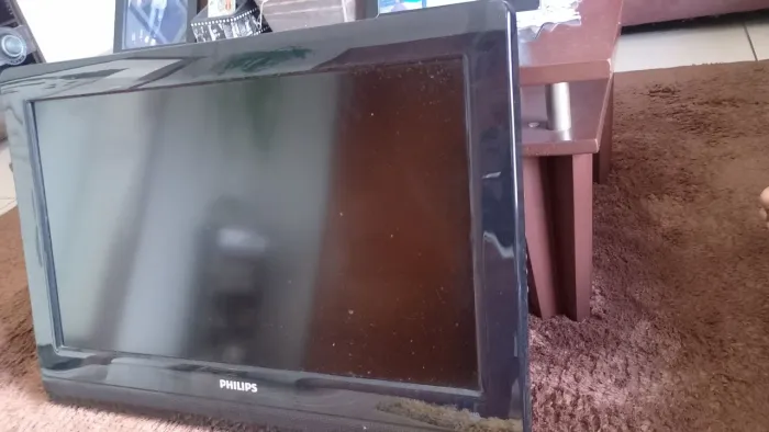 Tv Philips p/ retirada de peças