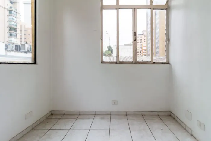 Loja em galeria na Alameda Tietê, 43 - Loja 11 38 m²