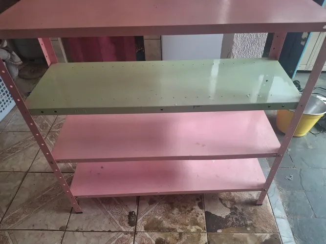Estante de aço
