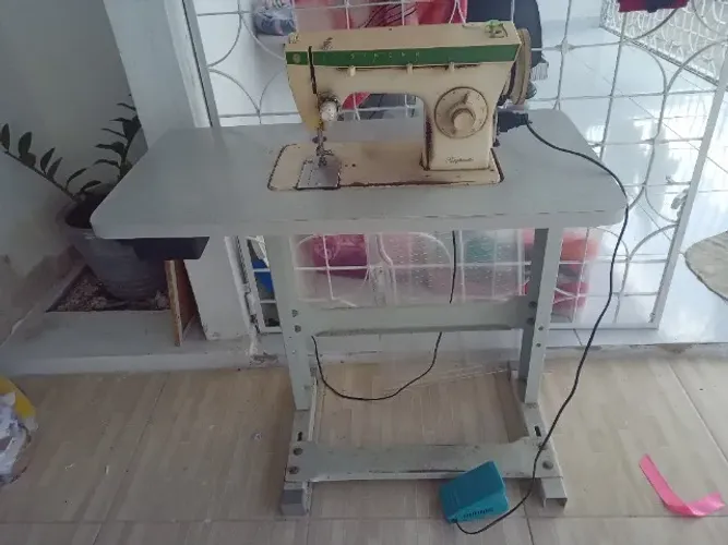 Máquina de costura Singer