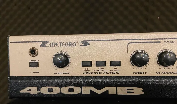 Amplificador Meteoro Baixo