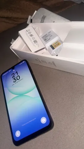 Samsung A17 5G (celular na caixa) acompanha carregador tudo novo, usado por 2h apenas