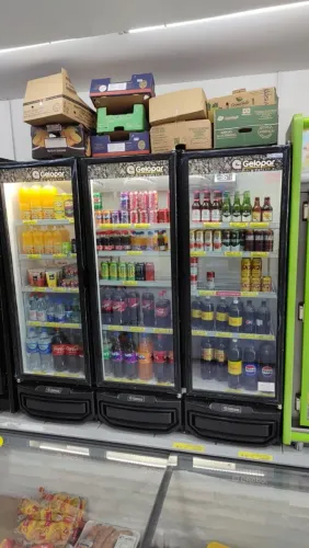 Expositor Gelopar cervejeiro 3 portas 3 meses de uso com nota fiscal