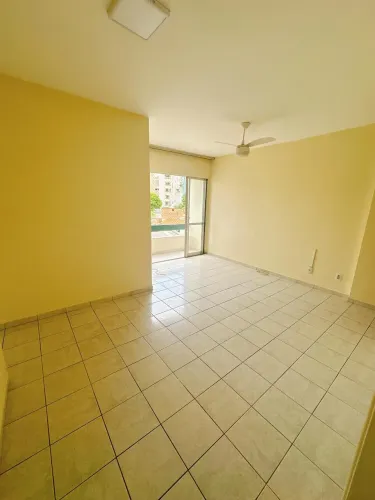 ALUGO 2/4 + DEPENDÊNCIA NO MIOLO DO COSTA AZUL COM PISCINA
