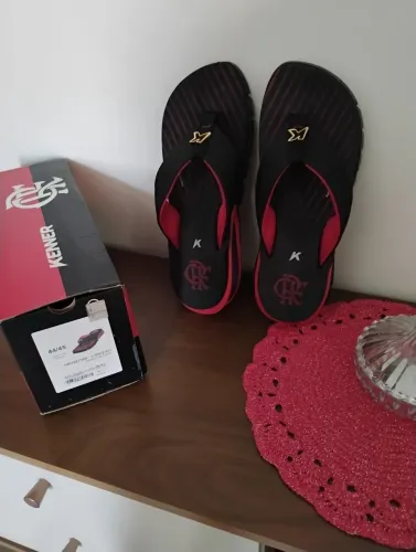 Vendo esse chinelo do Flamengo novo nunca foi usado