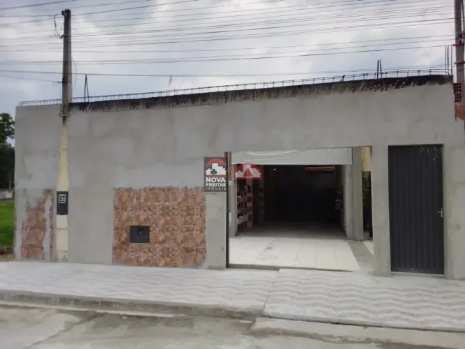 Casa Casa com ponto comercial em Pindamonhangaba