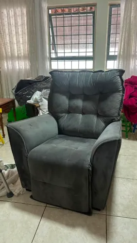 Poltrona reclinávei semi-nova
