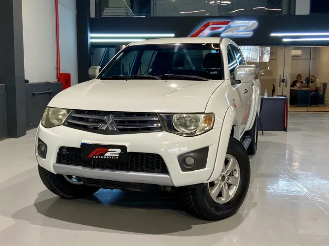 Mitsubishi L200 Triton HLS 2.4 Flex 16V CD Mec. 2015