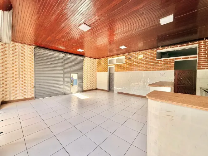 móvel Comercial para Locação na Rua Ó de Almeida - Localização Estratégica e Alto Potencia