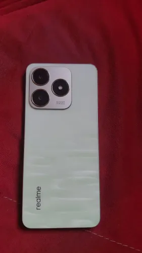 Realme C63