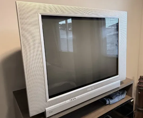 TV 29 polegadas antiga de Tubo Philips Real Flat em perfeito estado 