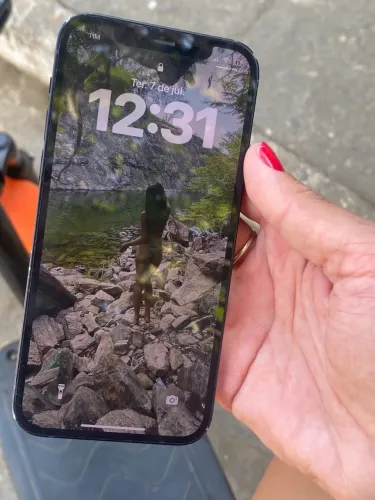 Vendo IPhone 12, 7 meses de uso, única dona.