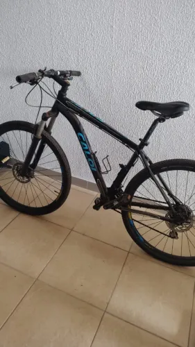 Bicicleta Caloi Atacama Aro 29 - 24v Shimano Acera / Altus (Tam 19)