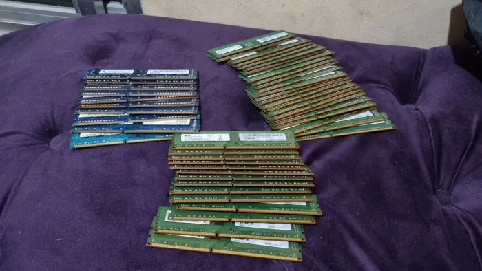 Memória RAM DDR3 4GB / 2GB