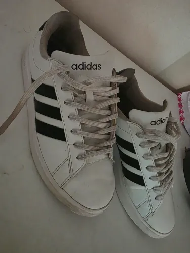 Tênis adidas 
