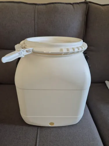 Fermentador branco novo, nunca usado.